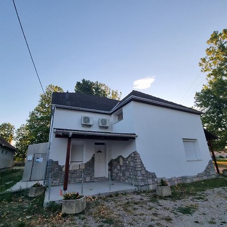 Sosto Apartman Székesfehérvár Esterno foto