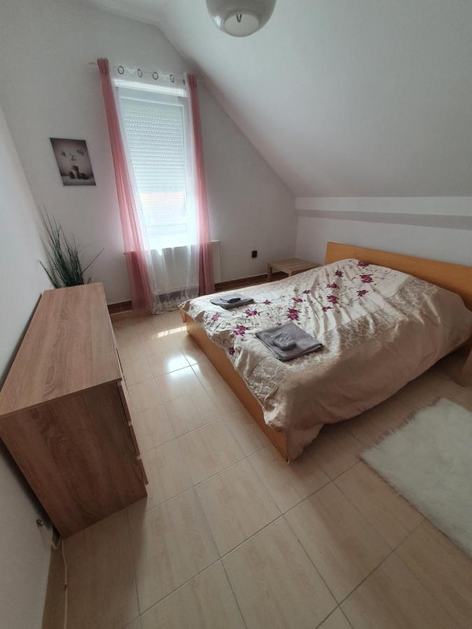 Sosto Apartman Székesfehérvár Esterno foto